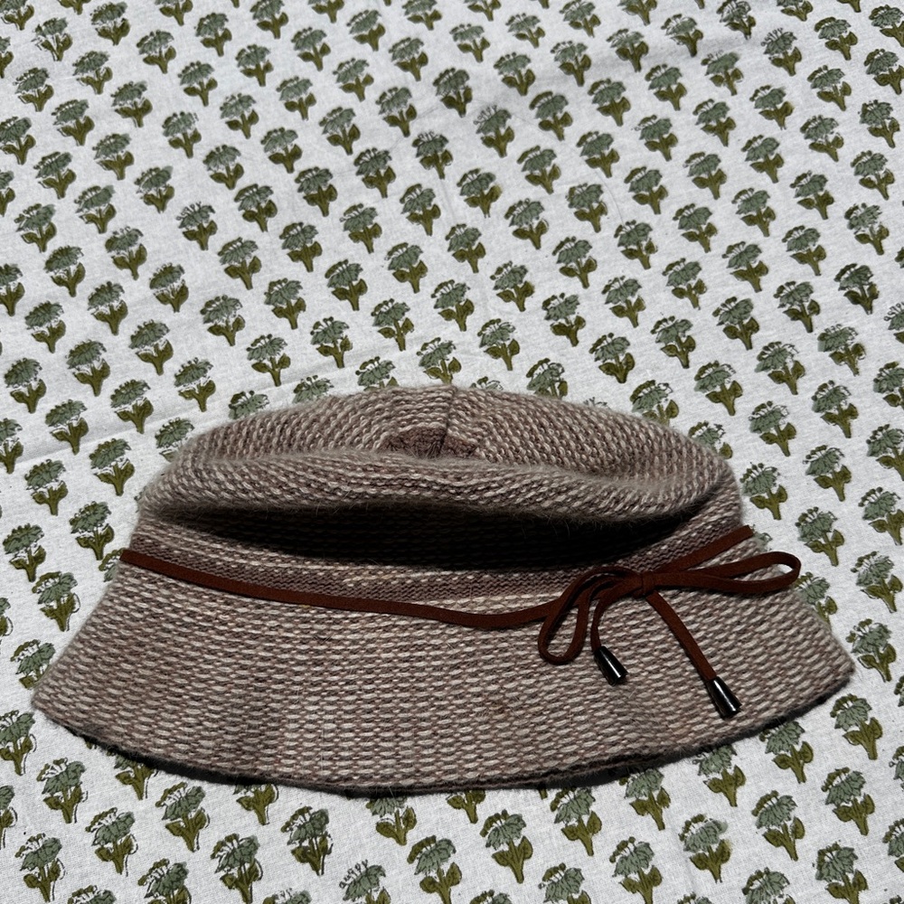 2 Hats